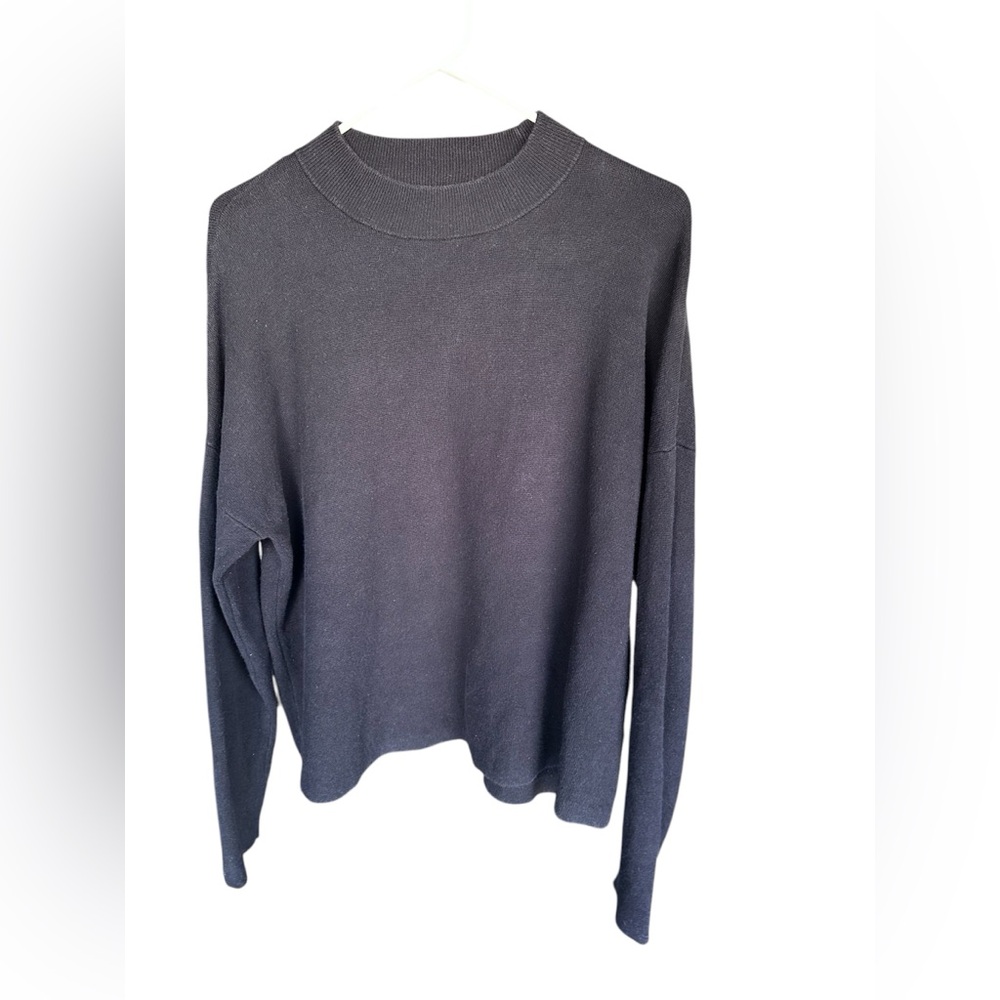 H&M Black Crew Neck Sweater Women’s Size M | Minimalist Everyday Essential